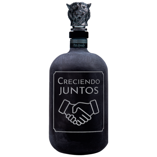 Mezcal Espadín Creciendo juntos Manos